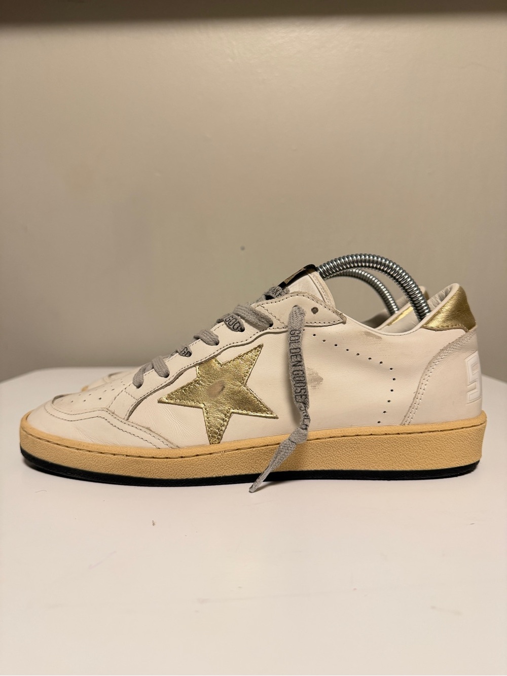GGBD Golden Goose Ball Star with gold star and heel tab Women’s EU 40 US 10 UK 7